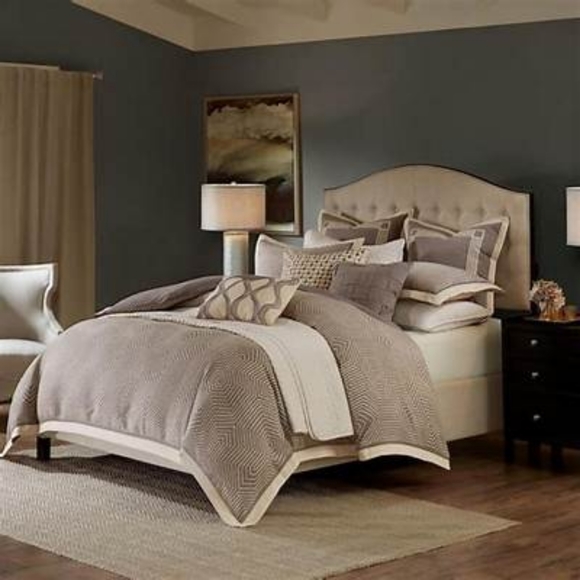🛑🛑SOLD🛑🛑Madison Park Signature Shades of Grey 8pc oversize King Comforter - Picture 5 of 8
